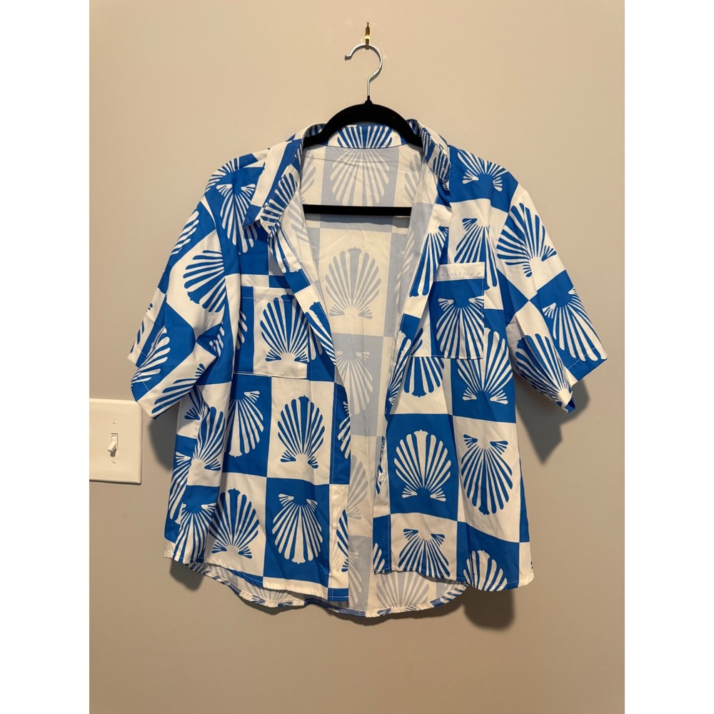Blue White Seashell Checkered Short Sleeve Button Down Shirt Medium